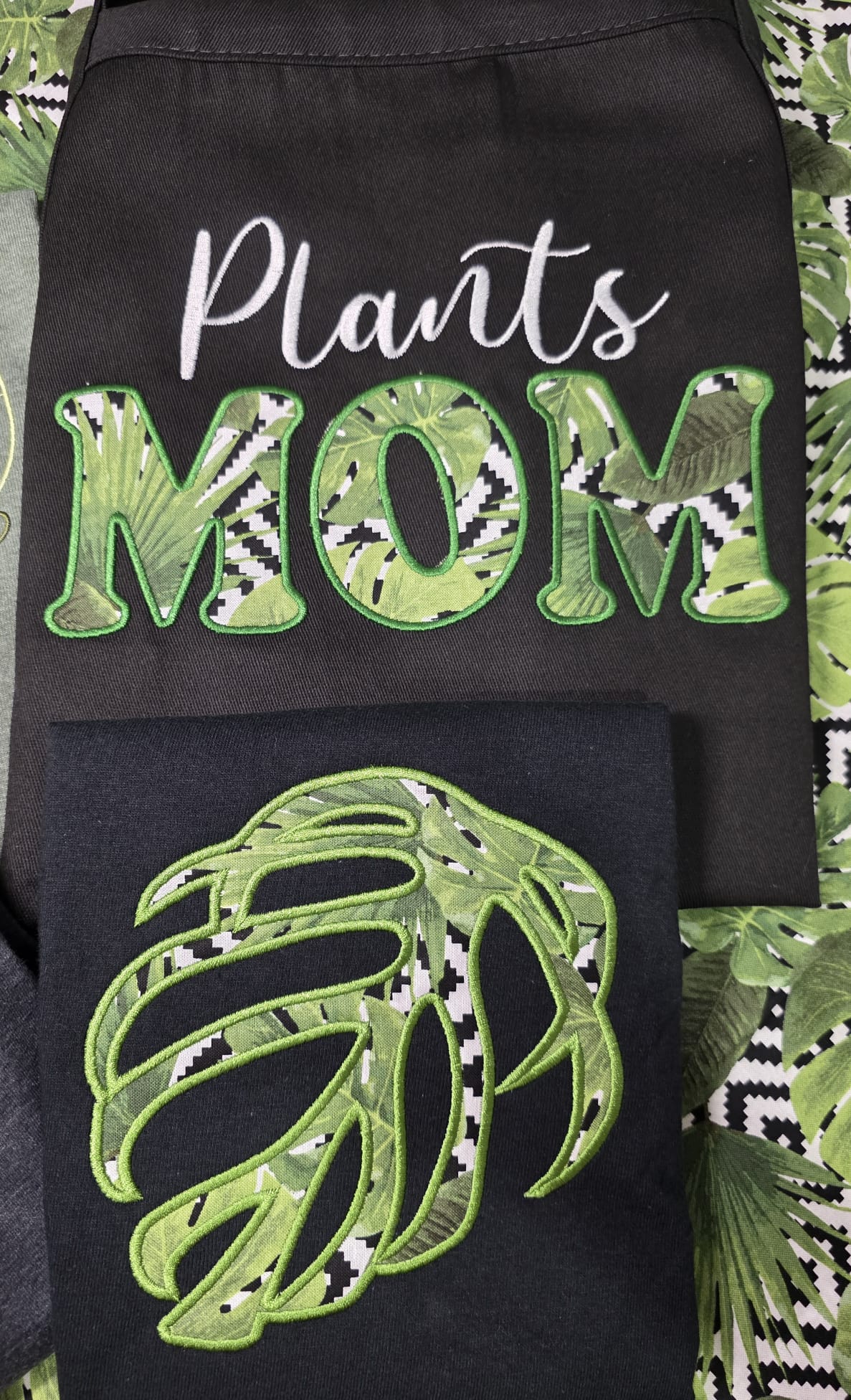 Plants Mom w/ Monstera Aplique