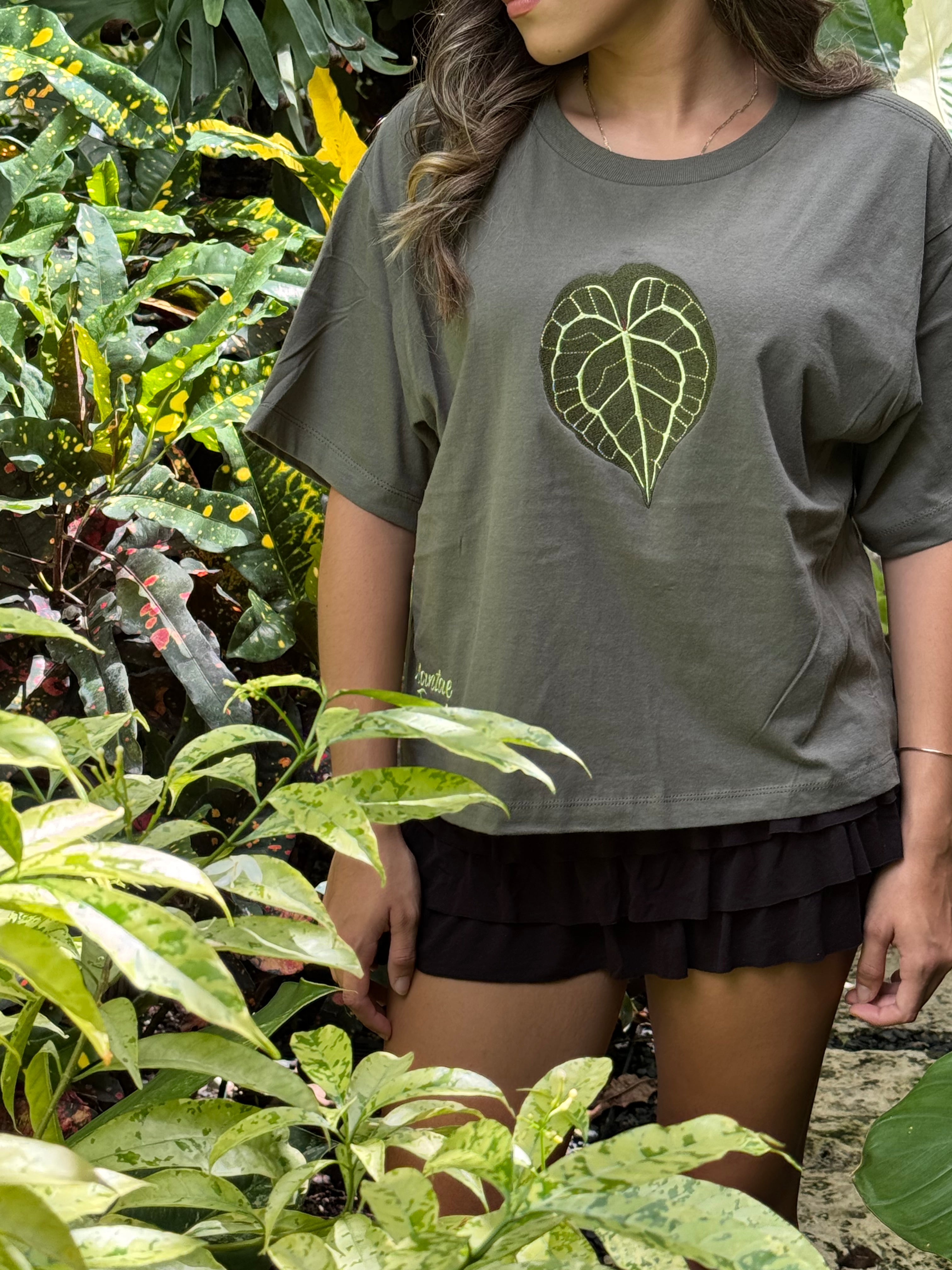 T-Shirt - Embroidered Anthurium King of Clarinervium