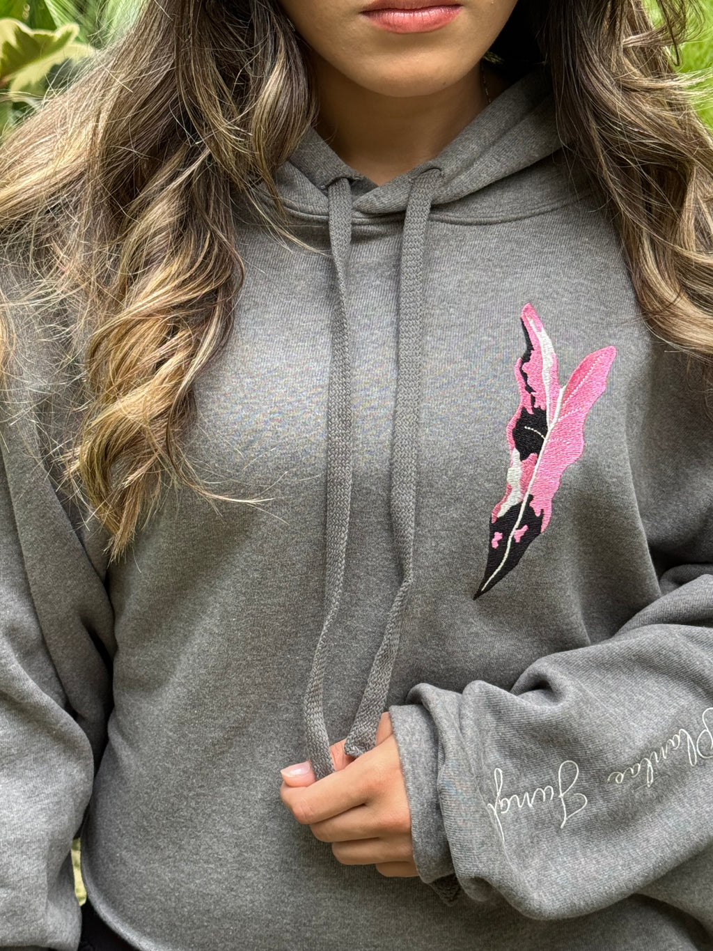 Fleece Hoodie cropped w/ back Design - Embroidered Alocasia Pink Nobilis