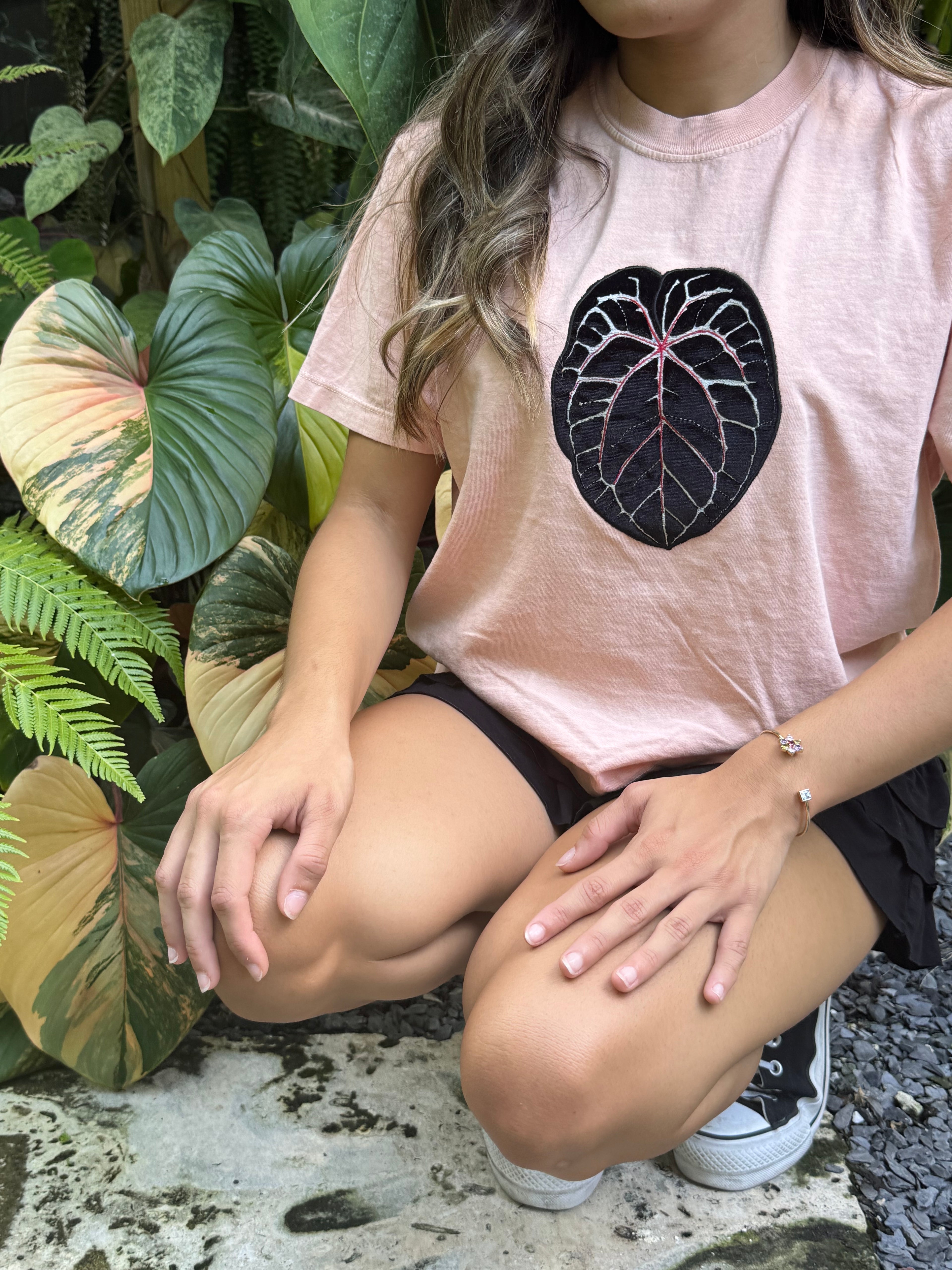 T-Shirt - Embroidered Anthurium "Michelle"