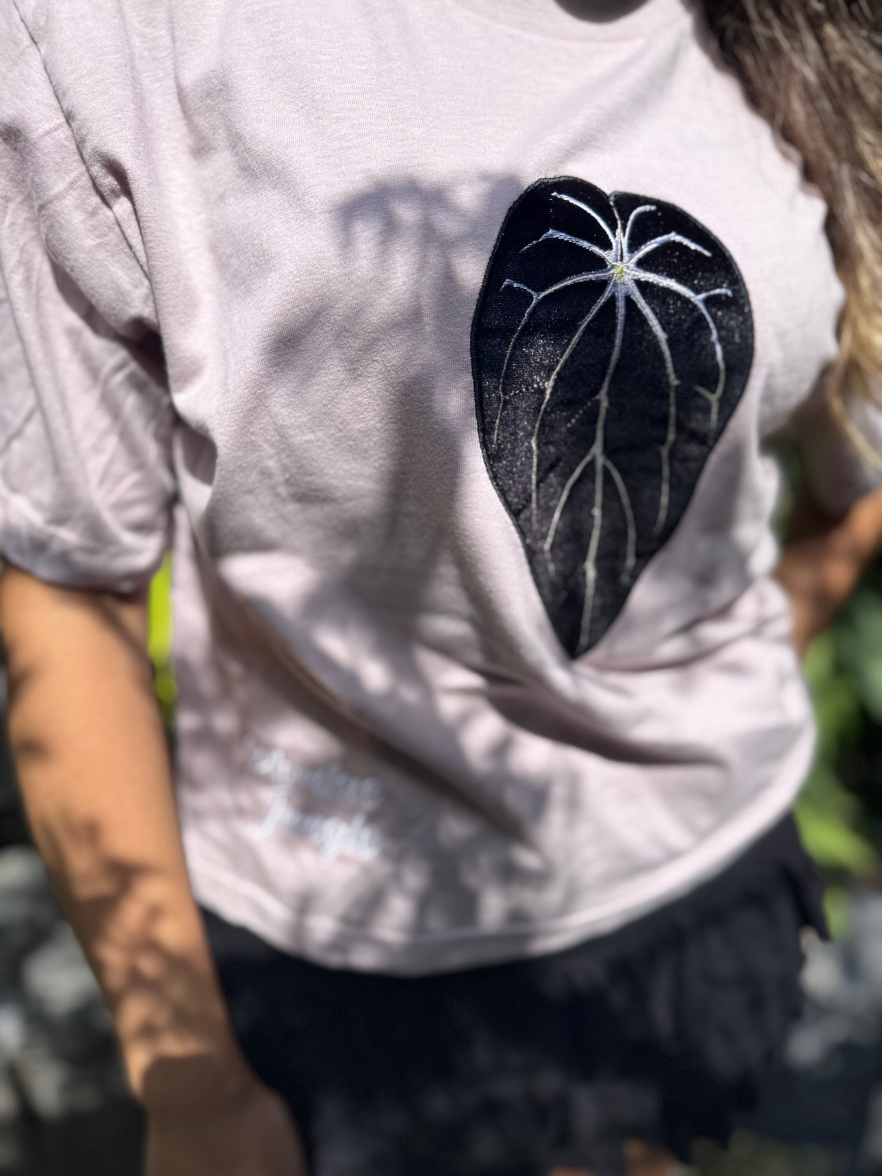 T-Shirt - Embroidered Anthurium "Carla"