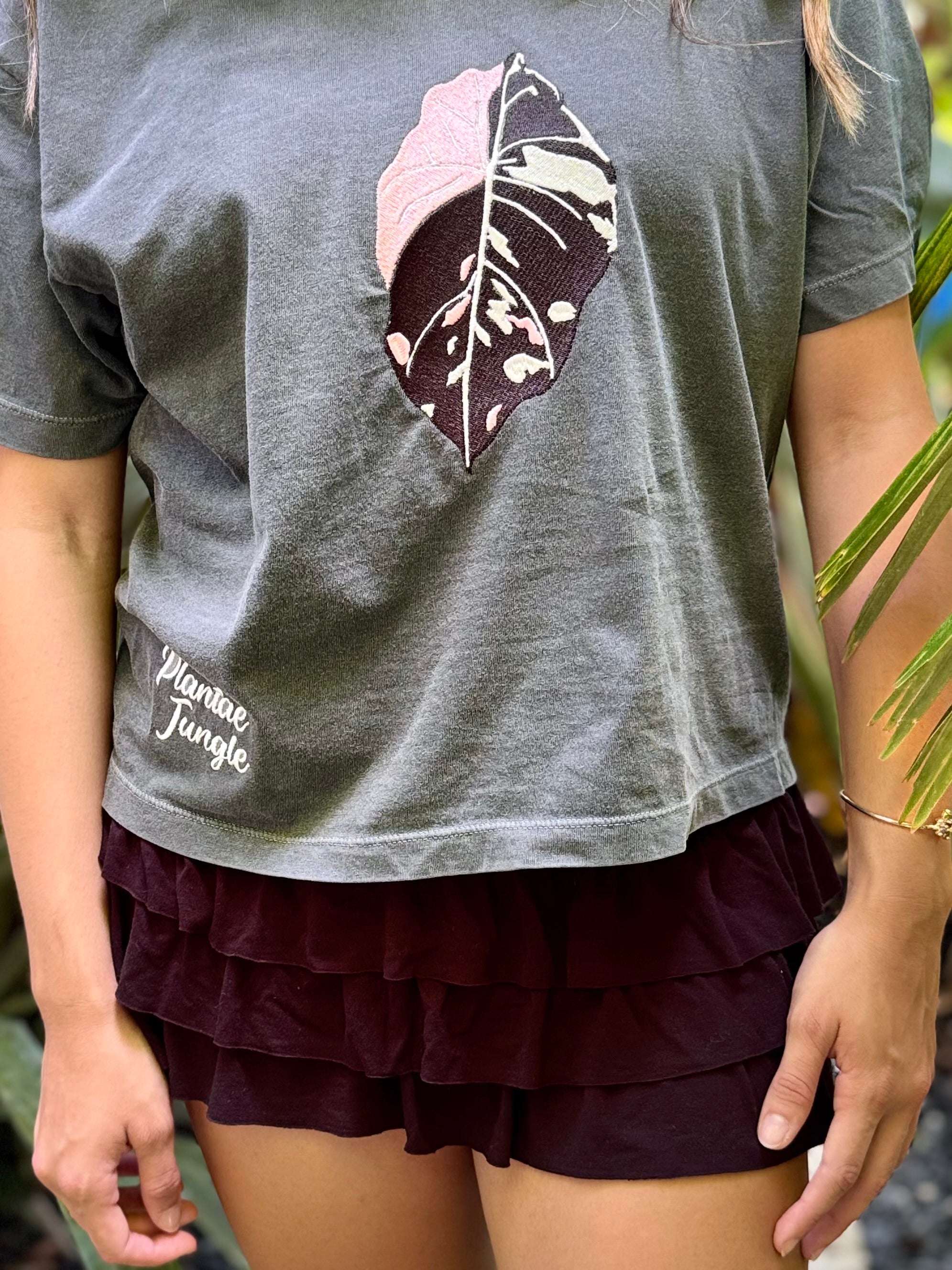 T-Shirt - Embroidered Alocasia pink black velvet Variegated