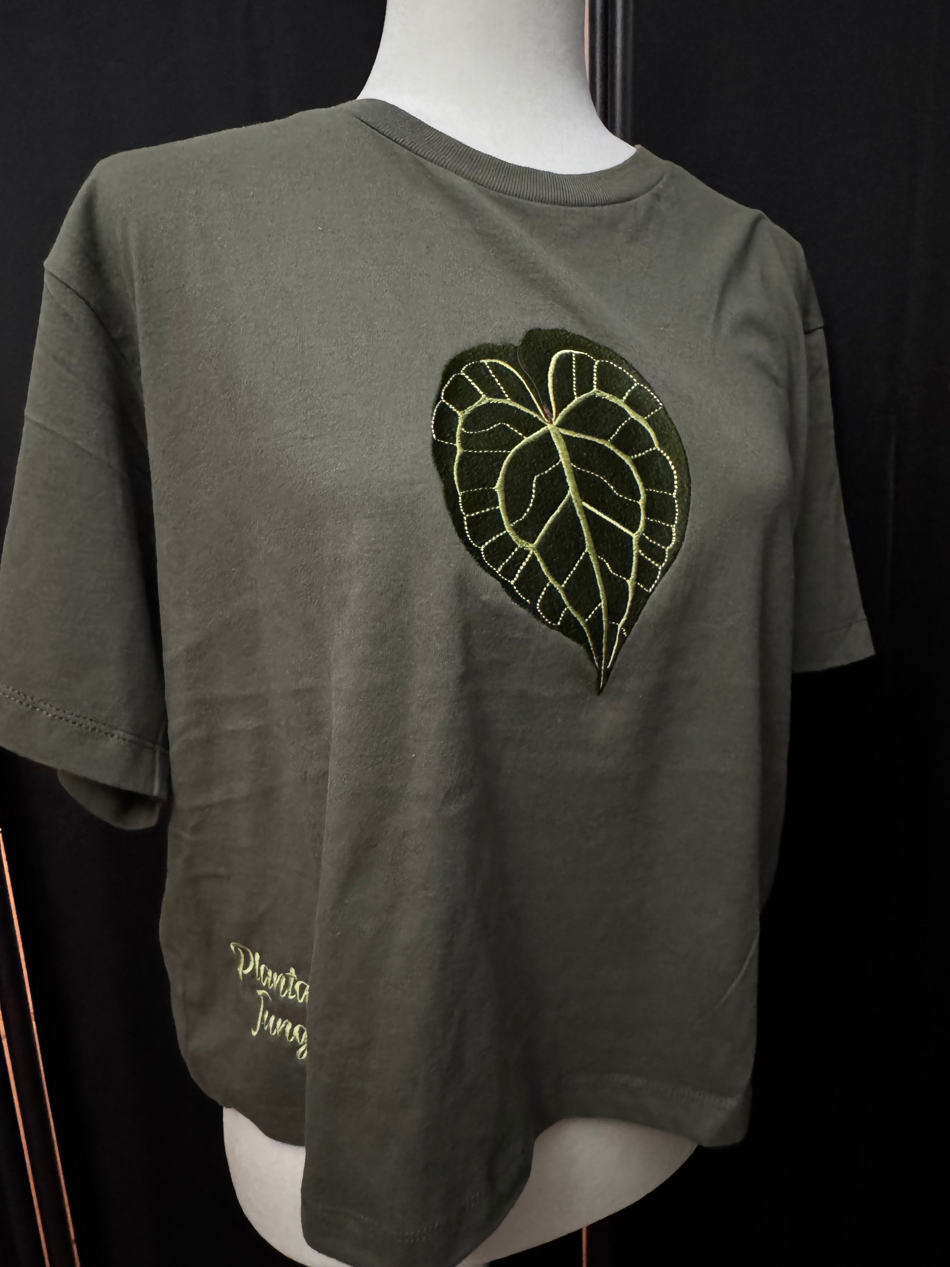 T-Shirt - Embroidered Anthurium King of Clarinervium