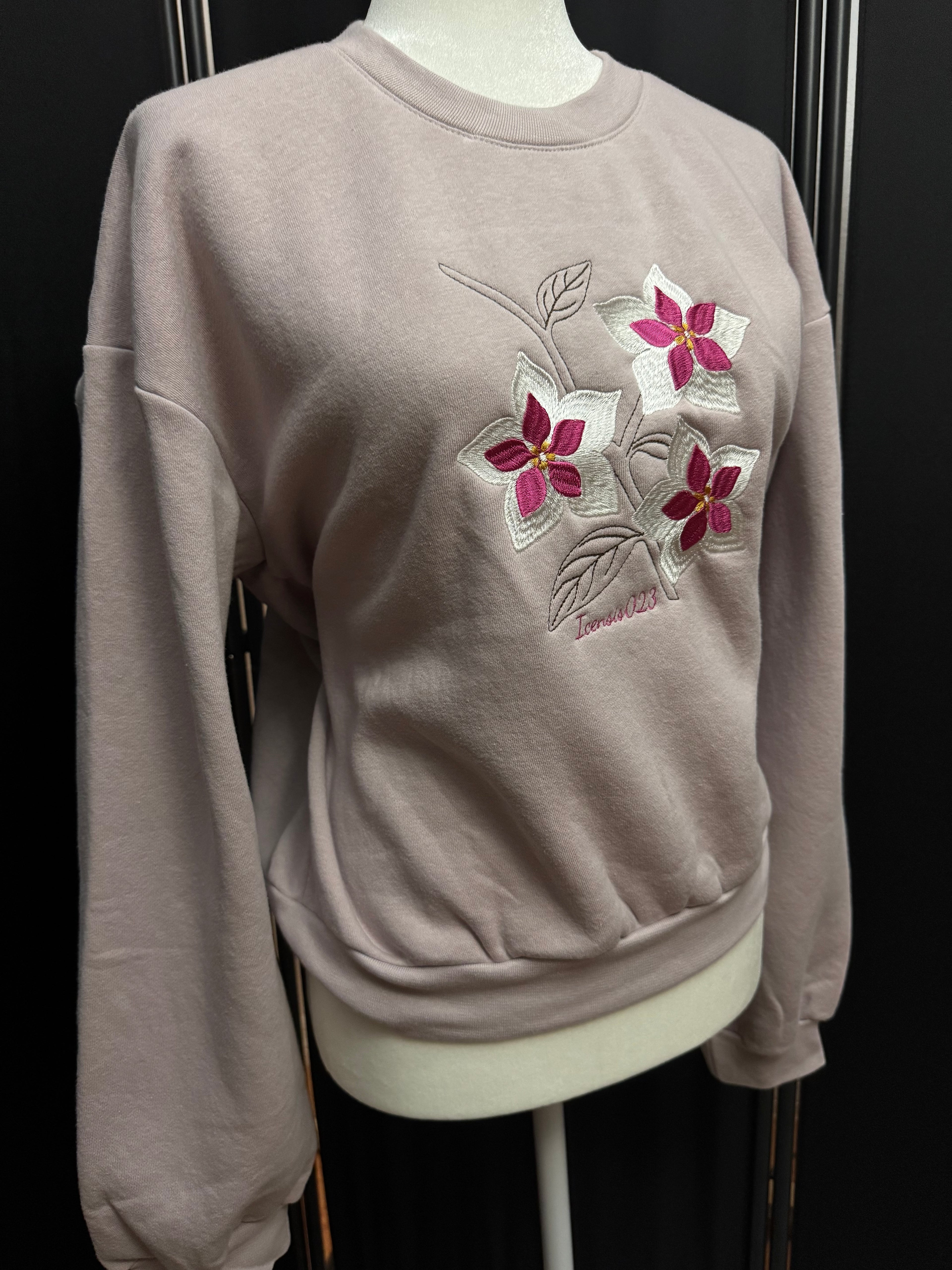 Sweatshirt Fleece Crewneck - Embroidered Hoya bloom - patcharawalai (icensis 023)