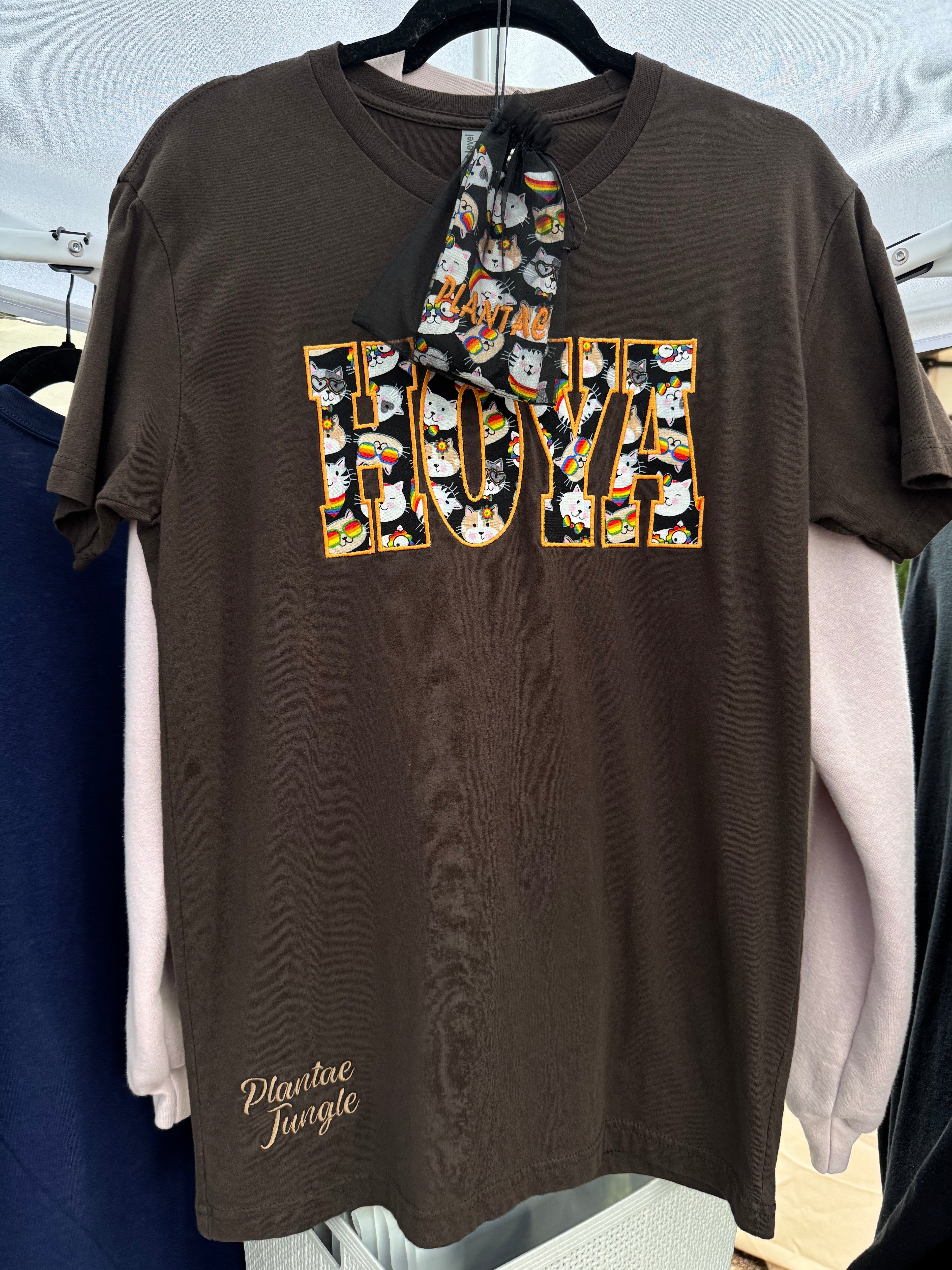 T-Shirt - Embroidered w/ Applique HOYA & Cats (Bonus Bandana)
