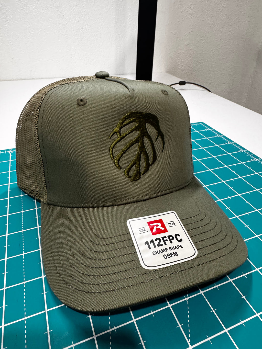 Richardson - Snapback Trucker Cap - 112 - Monstera Sierrana