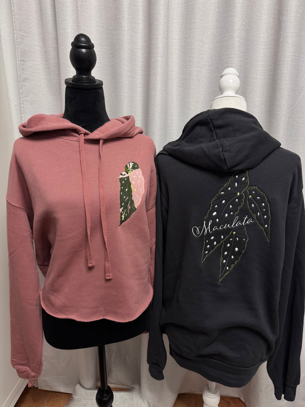 Fleece Hoodie cropped - Embroidered Begonia Pink Maculata