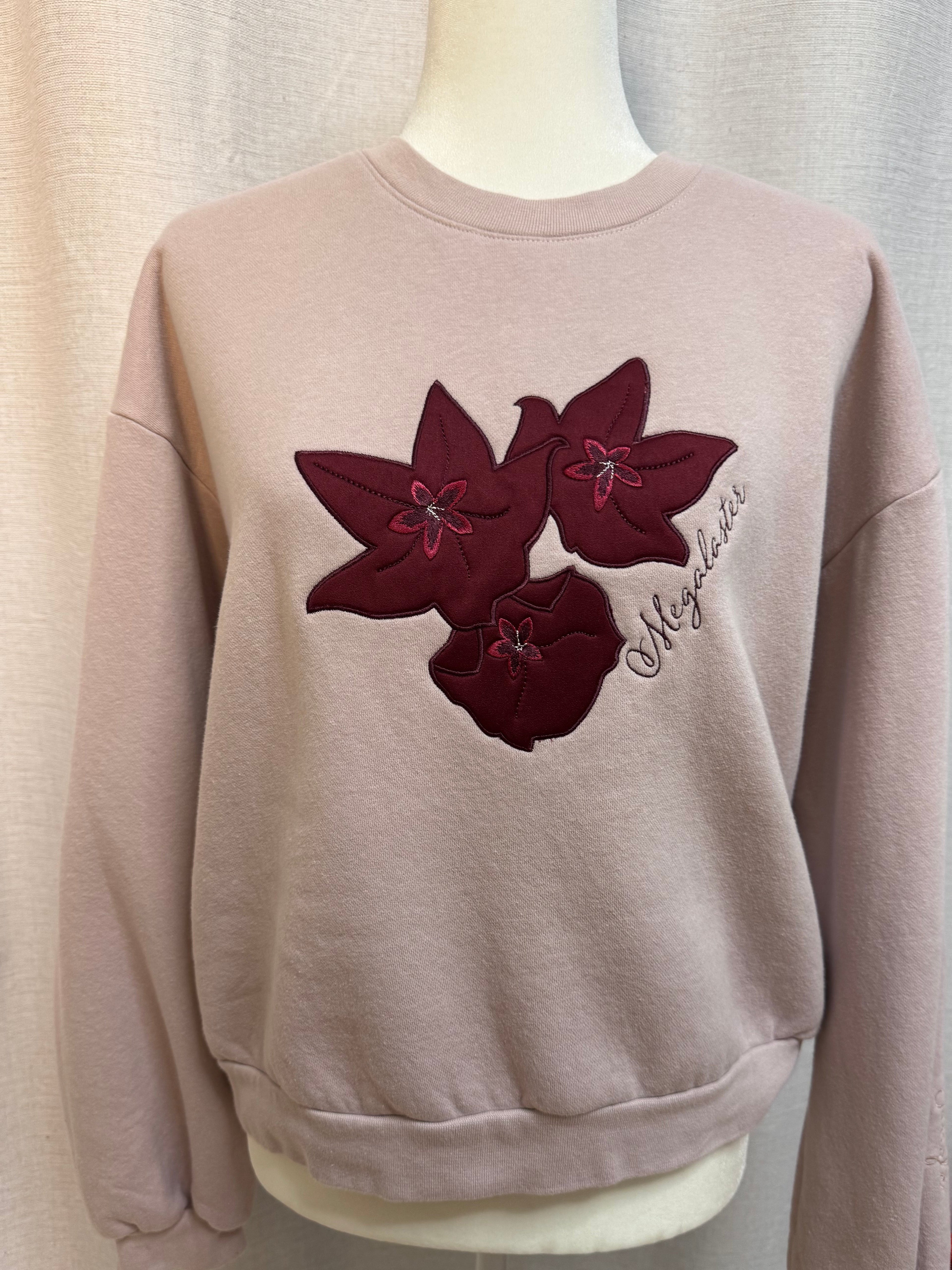 Hoya bloom - Megalaster w/ Mix materials applique