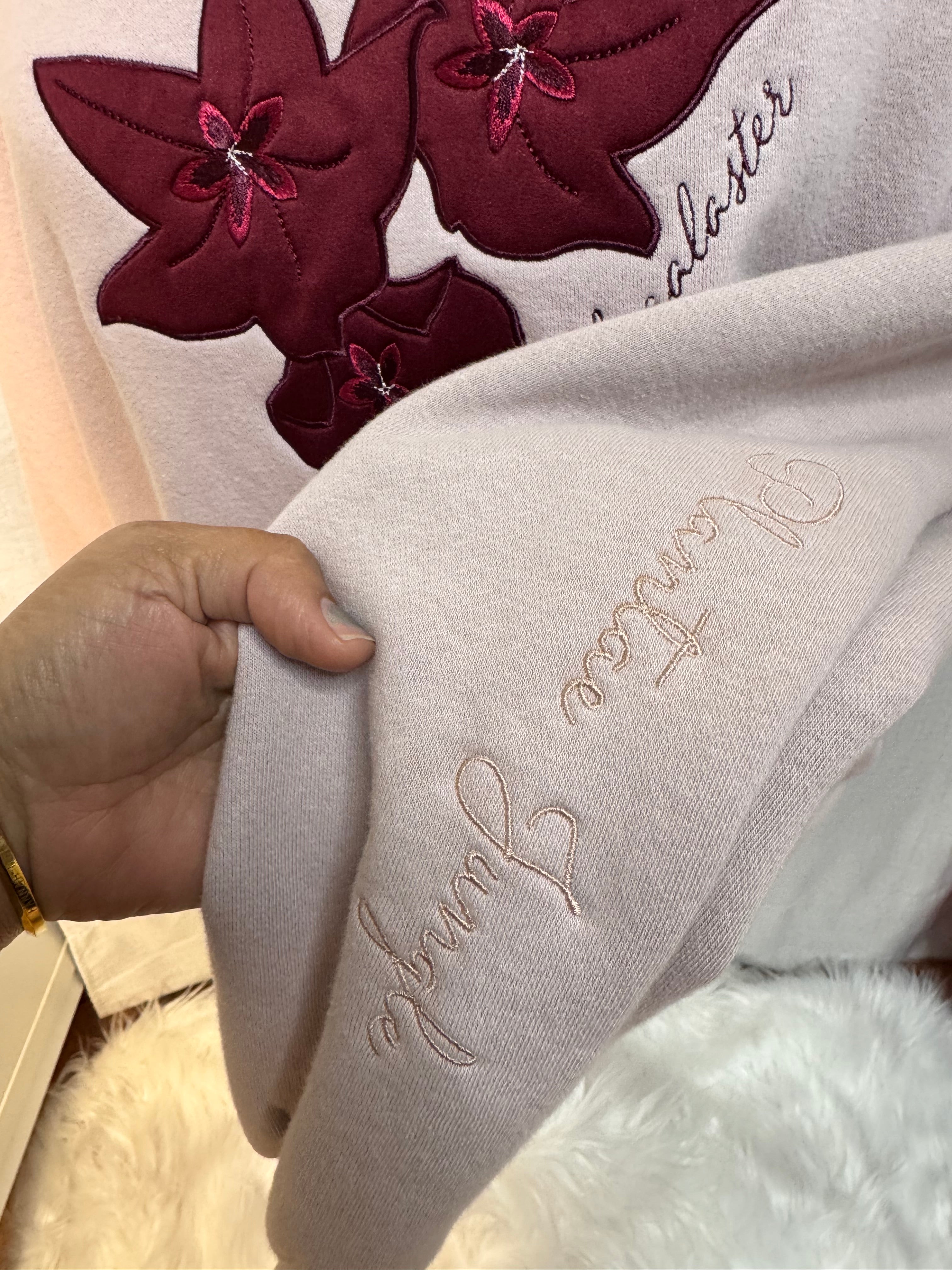 Hoya bloom - Megalaster w/ Mix materials applique