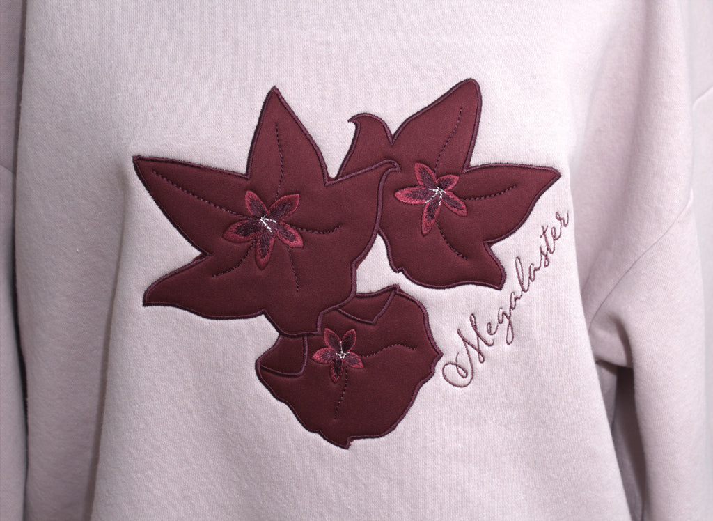 Hoya bloom - Megalaster w/ Mix materials applique